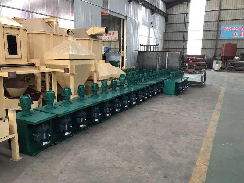 小型飼料顆粒機(jī).jpg